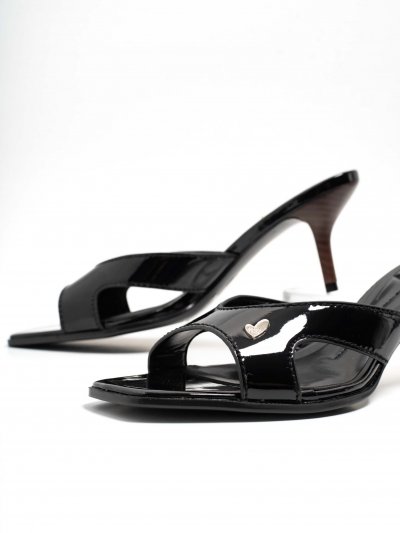 Mayo Chix papucs fekete lakk MULANKA