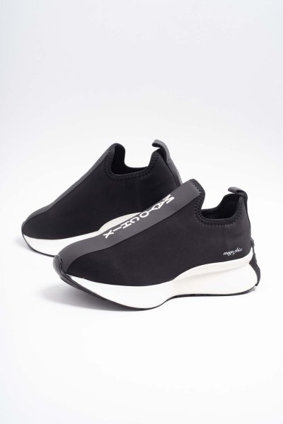 Mayo Chix - Emelt talpú fekete sportcipő 5103
